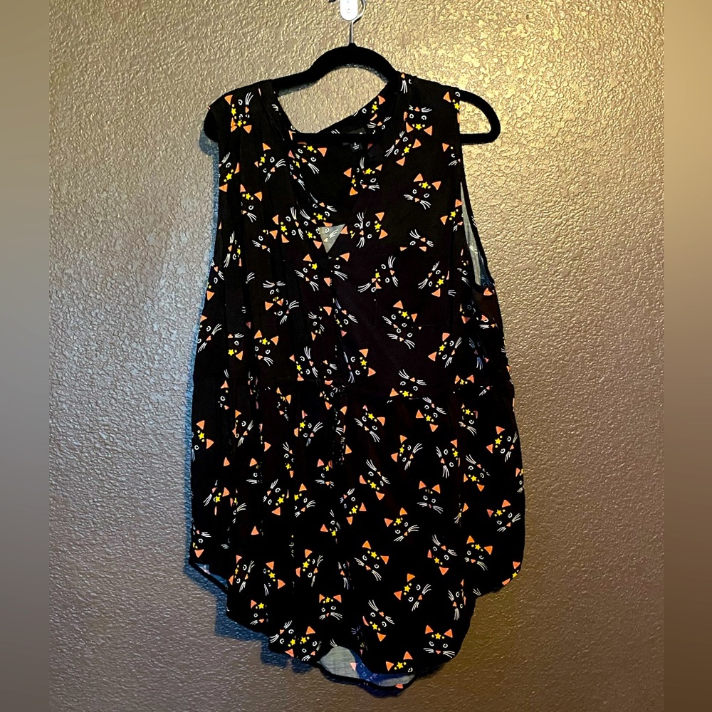 Kitty cat patterned Sleeveless Blouse